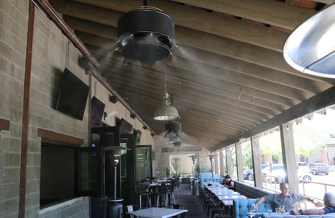 lap dat he thong phun suong lam mat cho nha hang quan nhau 3 - Lắp hệ thống phun sương làm mát cho nhà hàng quán nhậu tại Đà Nẵng